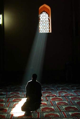 http://iranrooz.persiangig.com/image/mazhabi/namaz.jpg